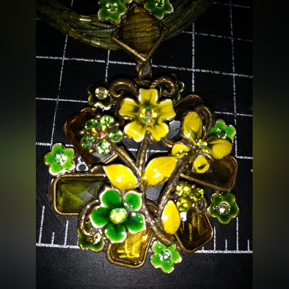 Green Multi Strand Necklace with Enamel & Glass Flowery Pendant, Green &… - Picture 2 of 10
